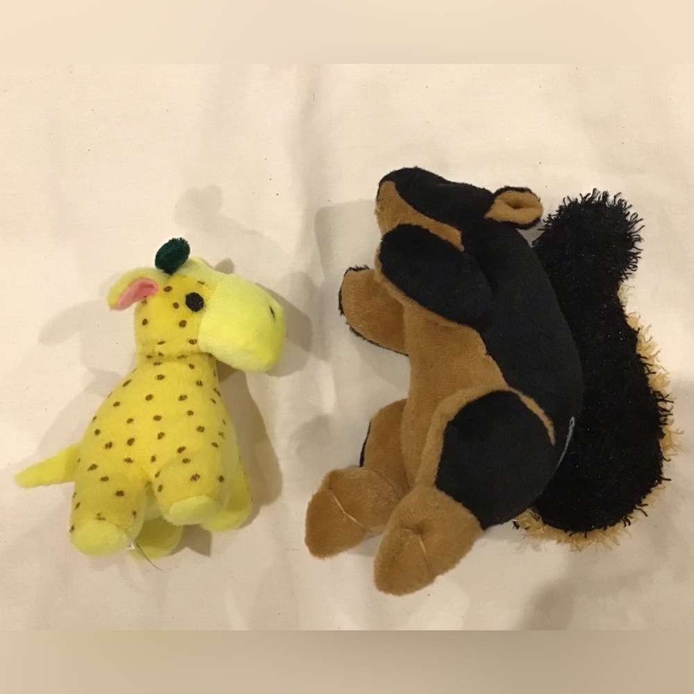 Squeaker Pet Toys, Plush Giraffe and Squirrel